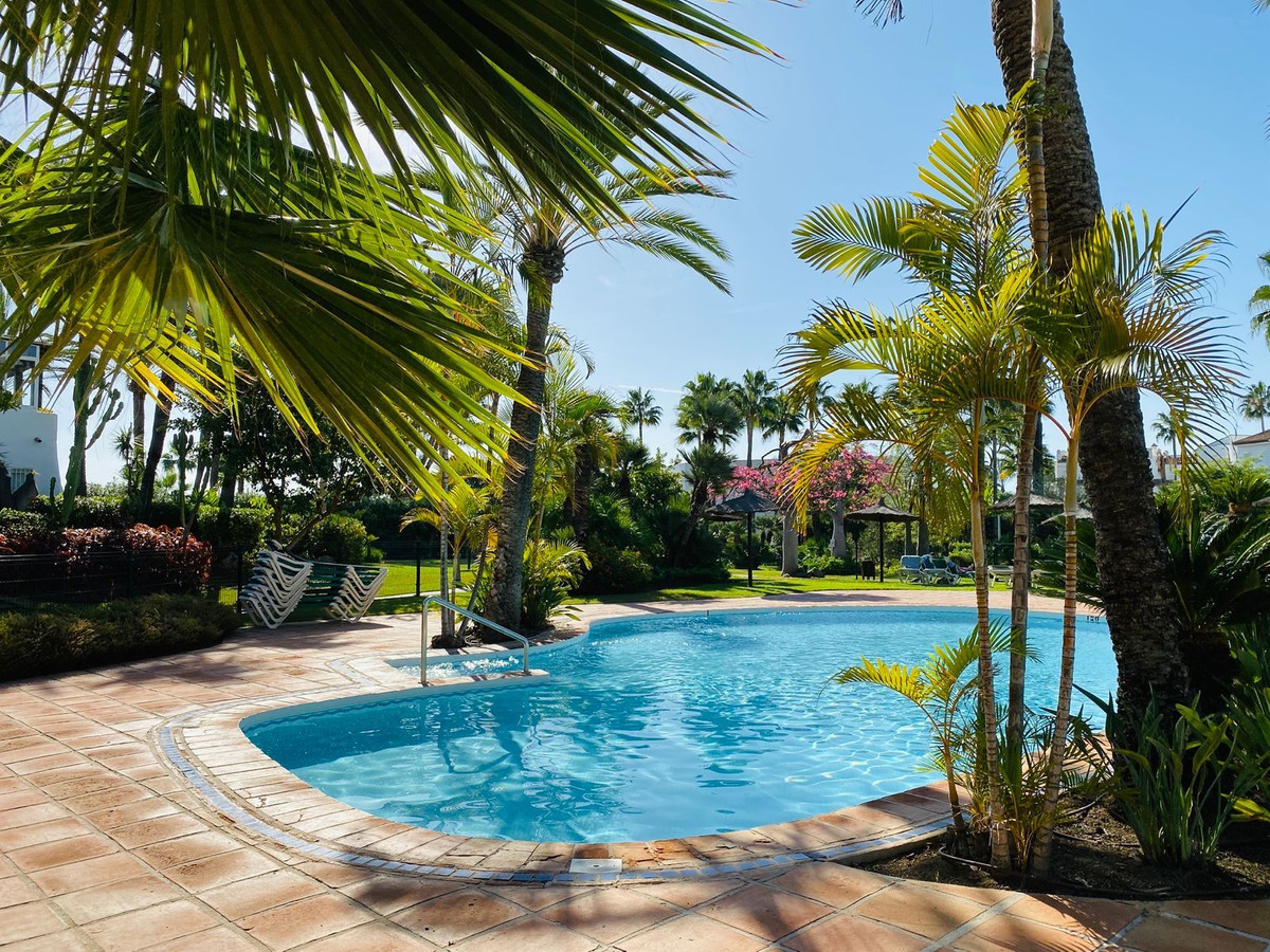 adbe8a1702210145641e166adbd9f93e - 14