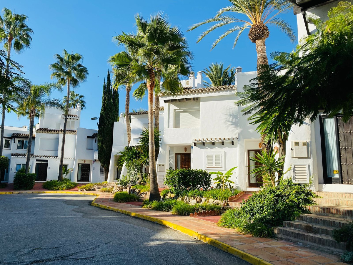 adbe8a1702210145641e166adbd9f93e - 16