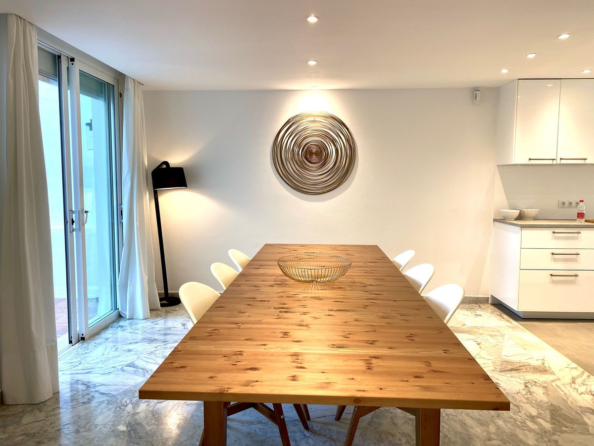 adbe8a1702210145641e166adbd9f93e - 18