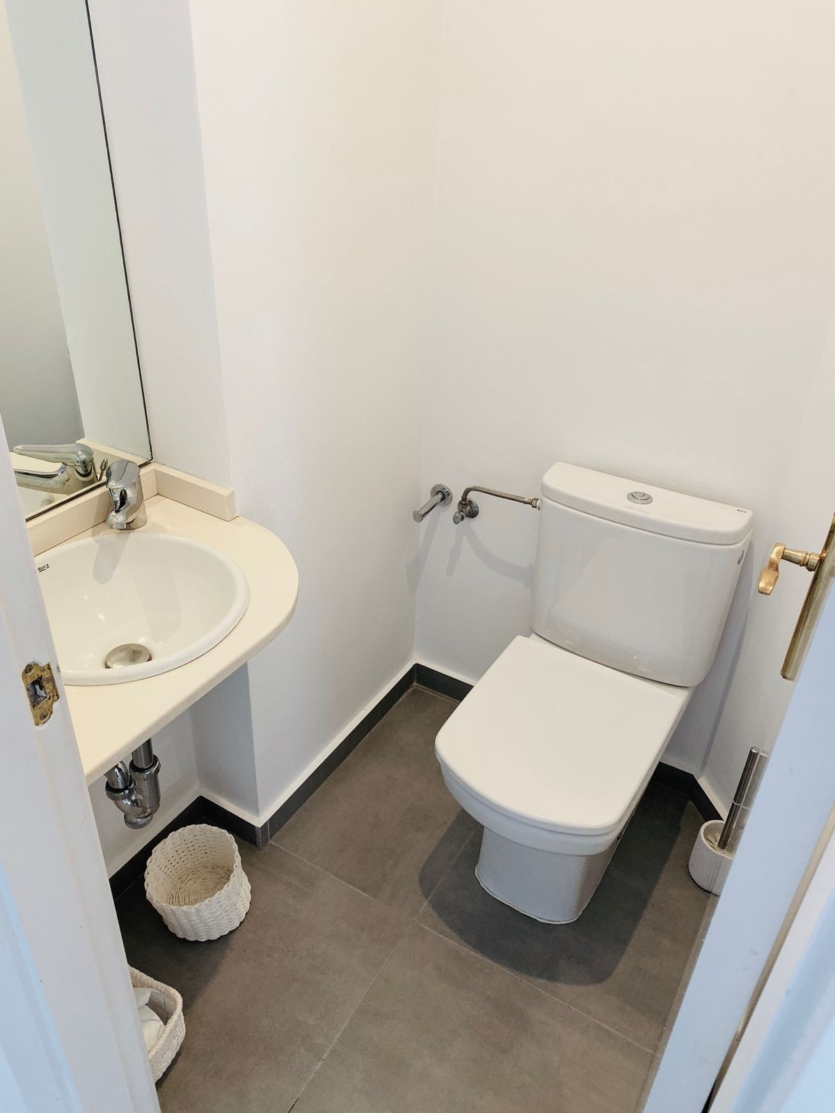 adbe8a1702210145641e166adbd9f93e - 23