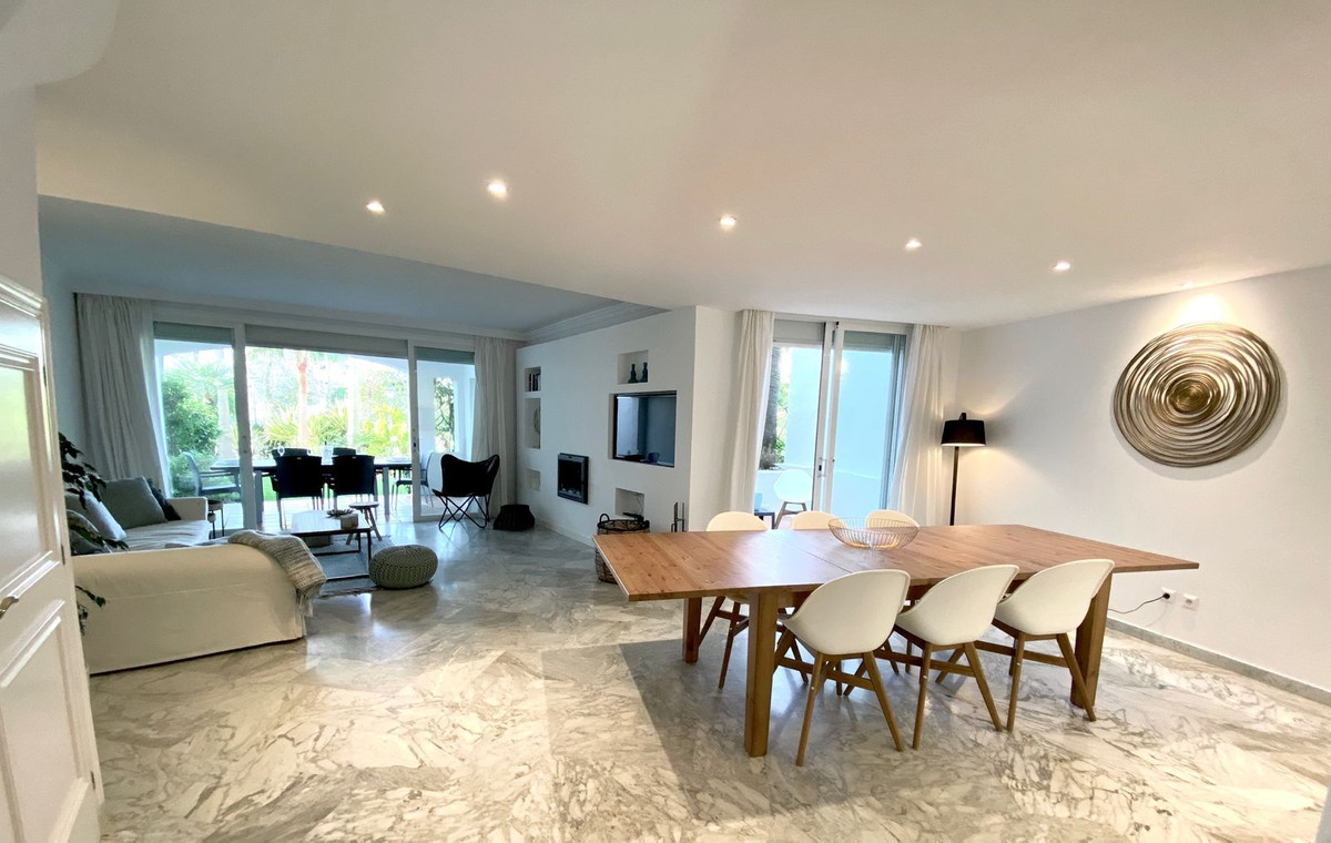 adbe8a1702210145641e166adbd9f93e - 4