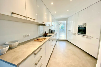 adbe8a1702210145641e166adbd9f93e - 6