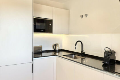 ae4b2ef6778e5d792a73d47b69864a40 - 12