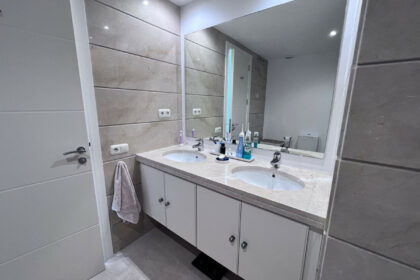 ae8aa59a3240e3455c201d6e321ff63d - 15