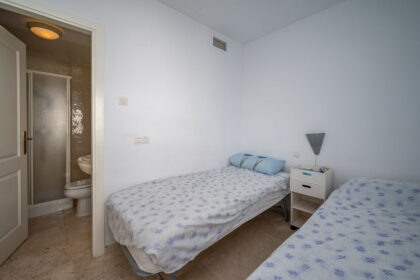 aef3024028018c37cb74407833bf9a91 - 15