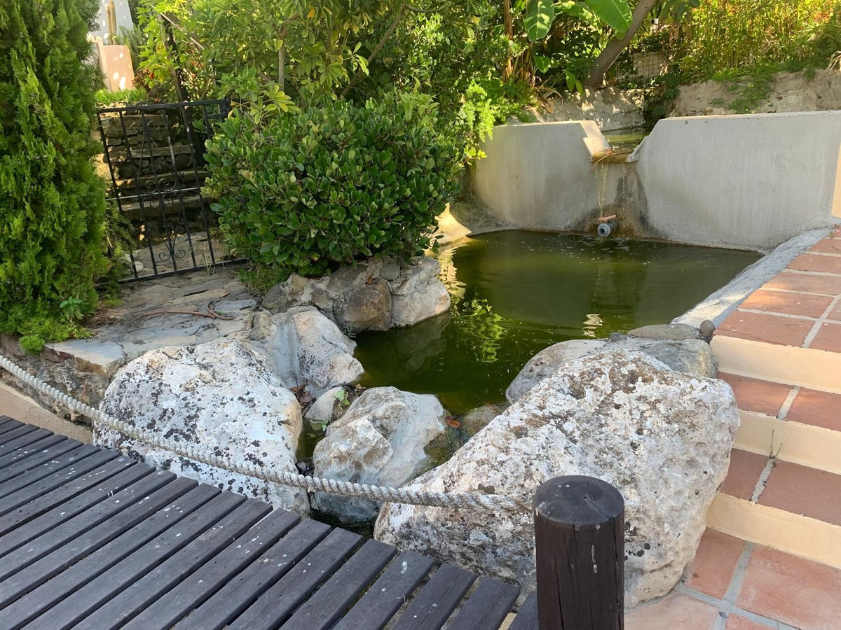 b022e4649a4f6e9c00ce478d81438a08 - 12