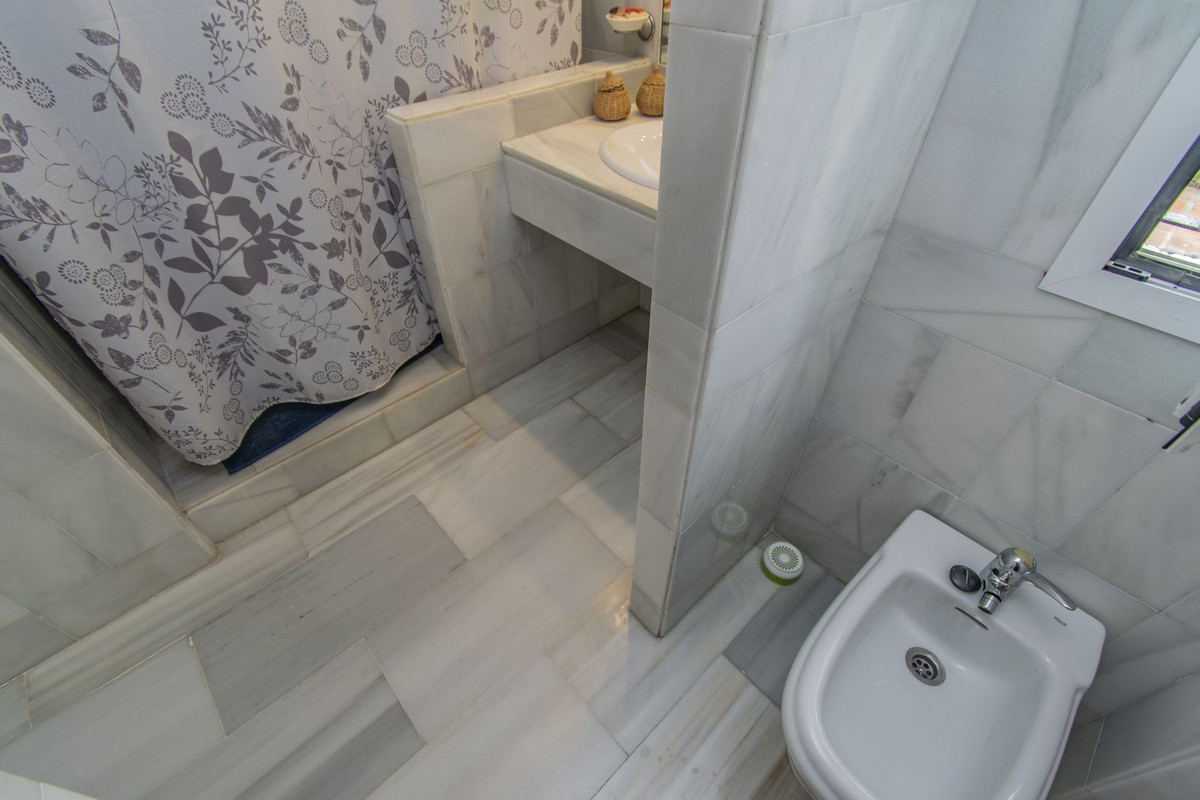 b04e649d931efec48774e7d109beb815 - 24