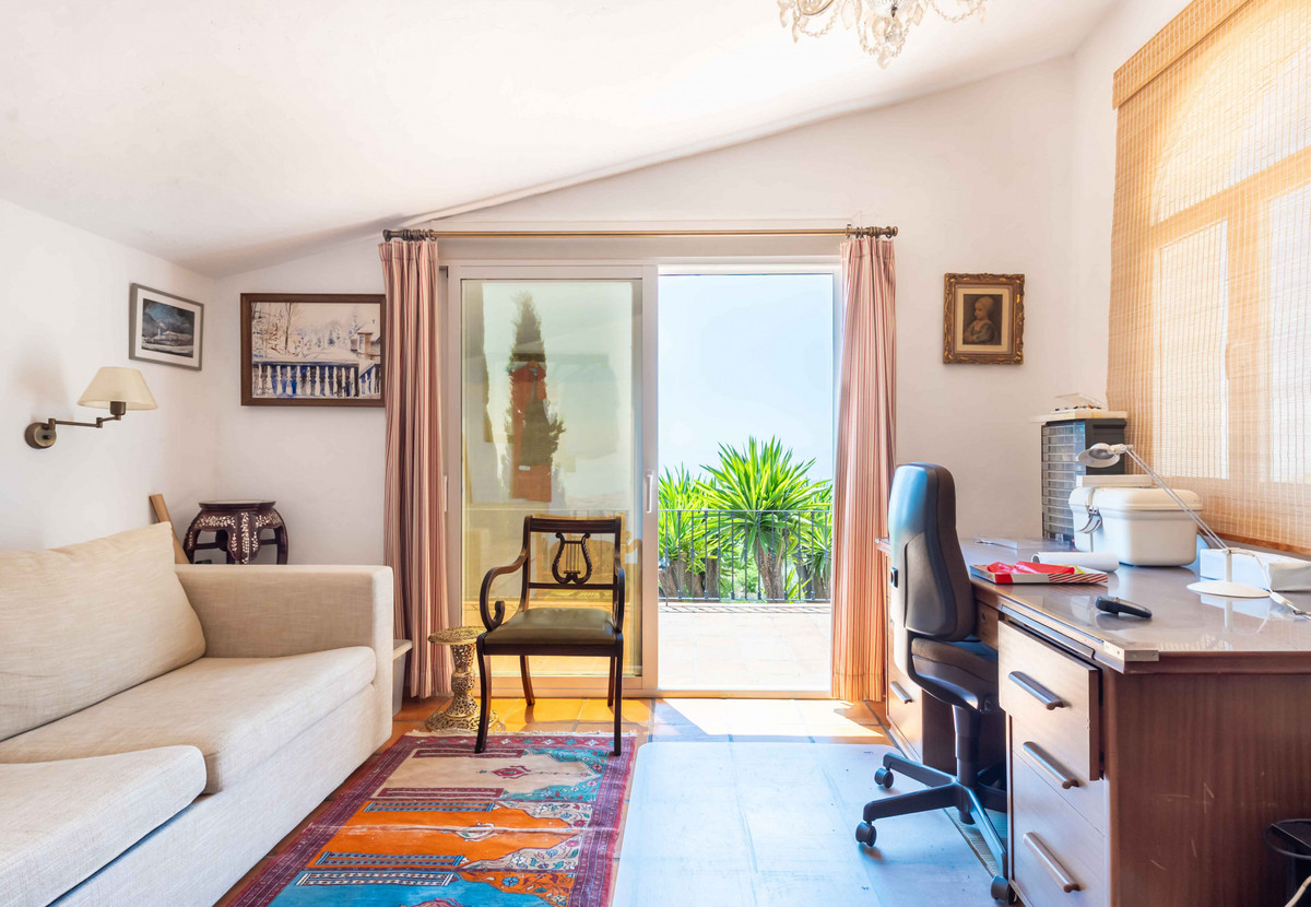 b0c9b3552be91f840841e754eb50d293 - 11