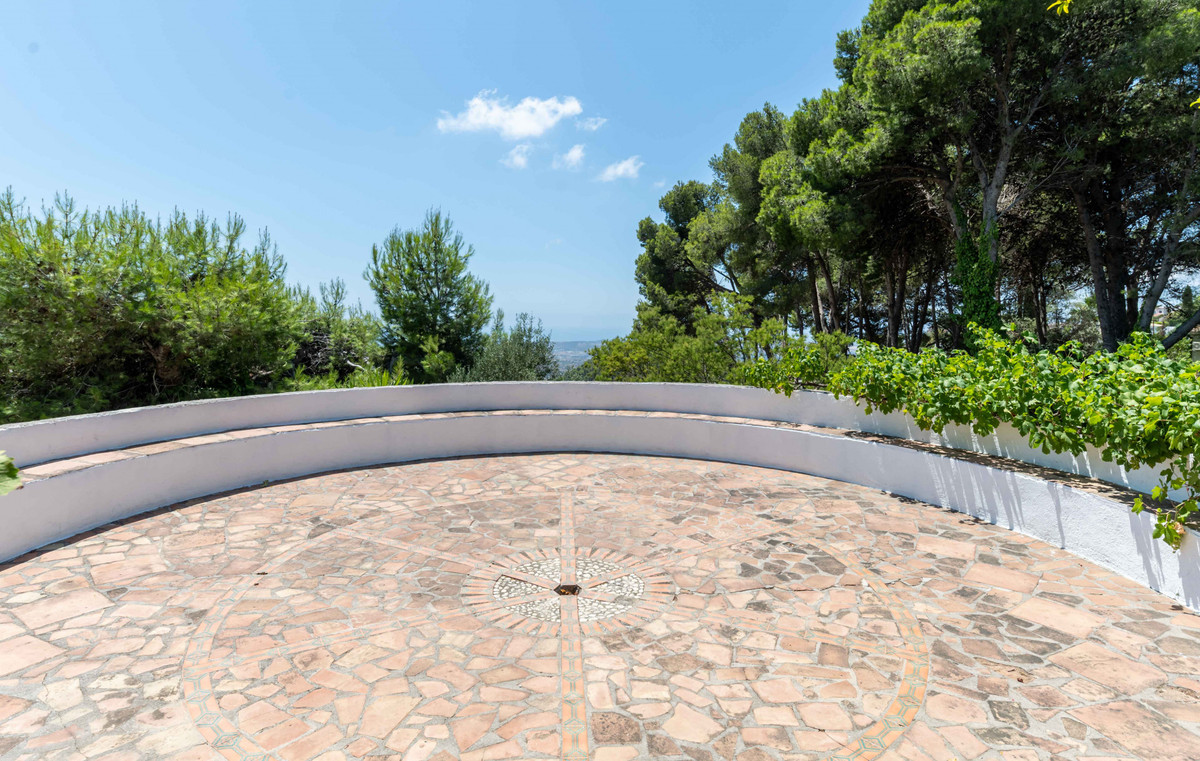 b0c9b3552be91f840841e754eb50d293 - 17