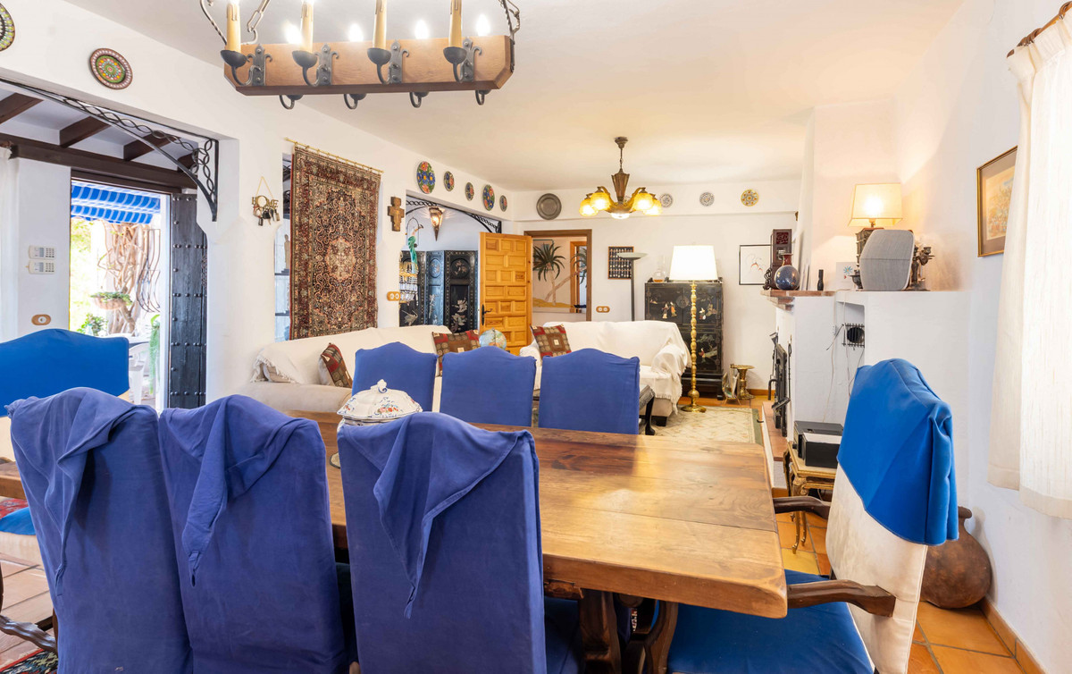 b0c9b3552be91f840841e754eb50d293 - 24