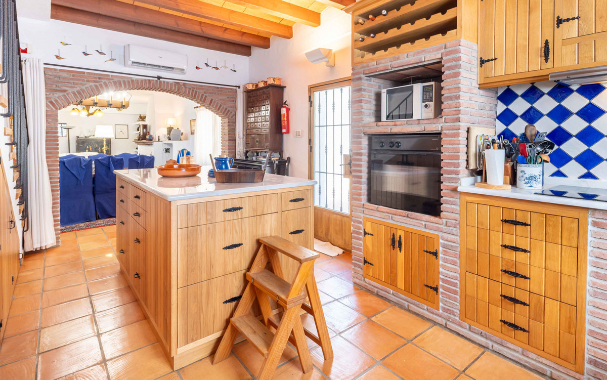 b0c9b3552be91f840841e754eb50d293 - 3