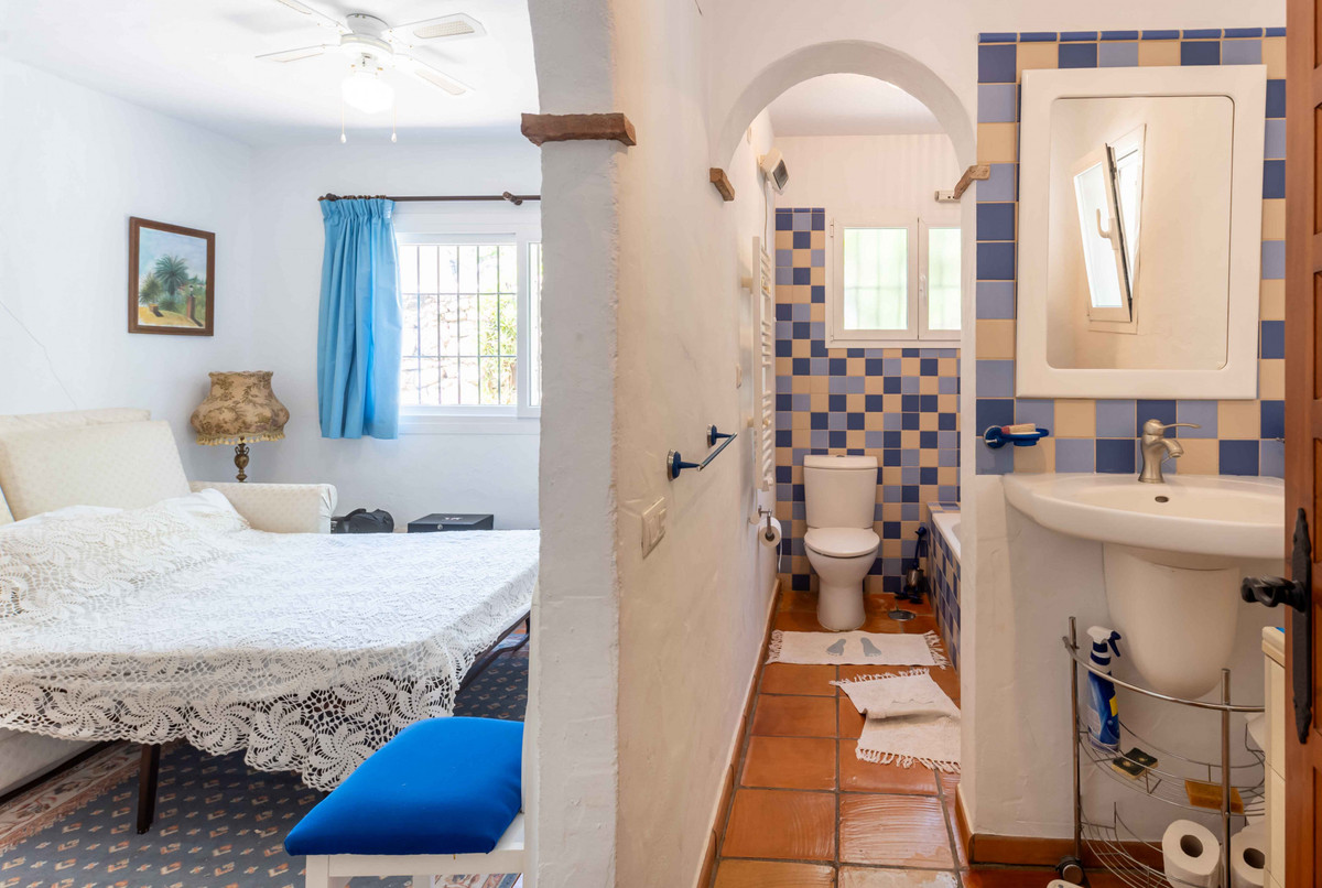 b0c9b3552be91f840841e754eb50d293 - 33