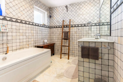 b0c9b3552be91f840841e754eb50d293 - 4