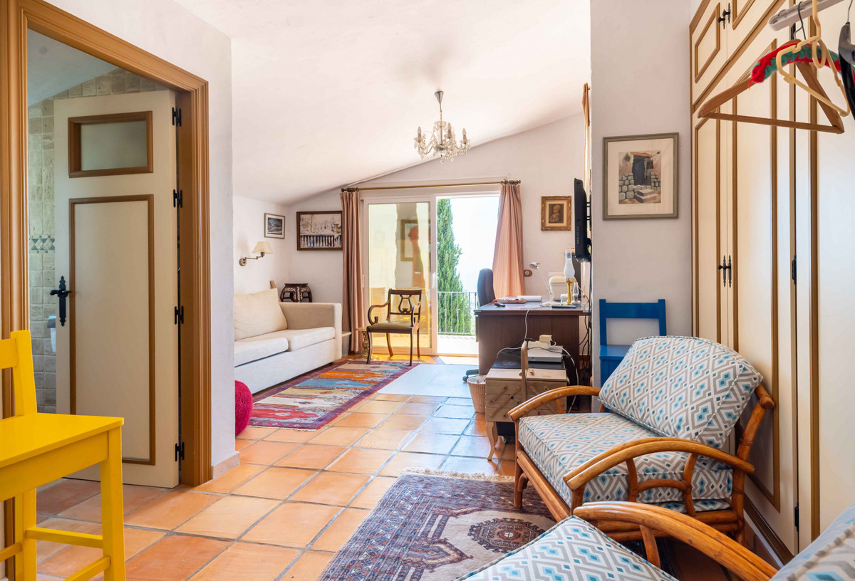 b0c9b3552be91f840841e754eb50d293 - 6