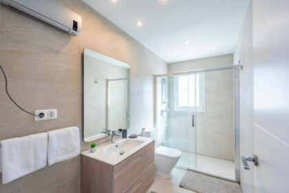 b18d243aa9758e0021236c7b02ea1015 - 24