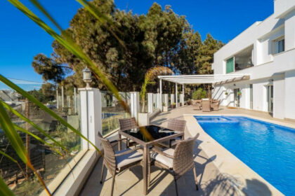 b18d243aa9758e0021236c7b02ea1015 - 8