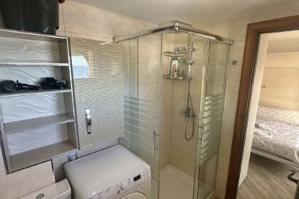 b1a82e6f14a3ab638477ba9052fc5d3d - 12