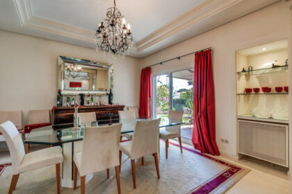 b1d0fcf1a5434b67085d908d4c894ef7 - 11