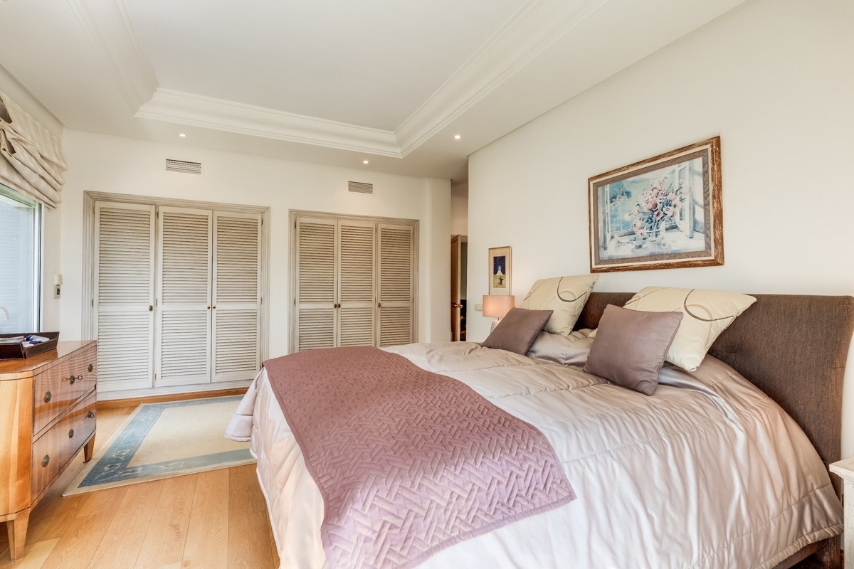 b1d0fcf1a5434b67085d908d4c894ef7 - 17