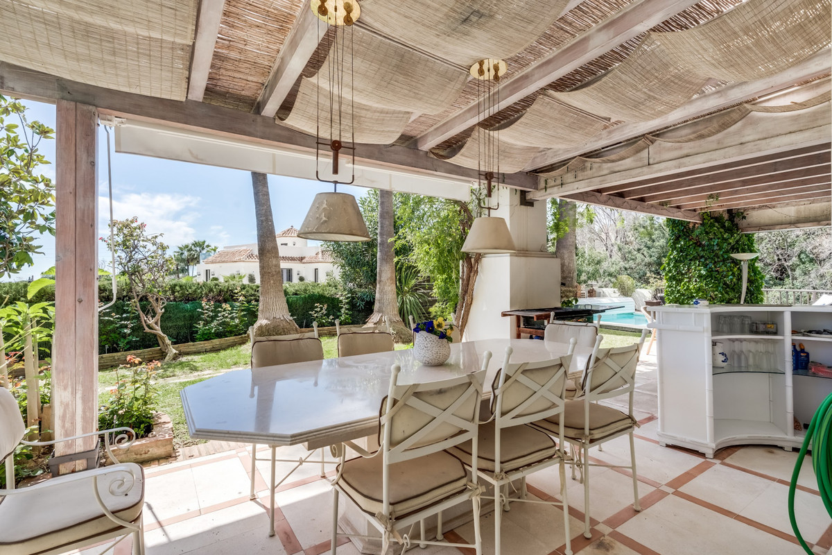 b1d0fcf1a5434b67085d908d4c894ef7 - 23