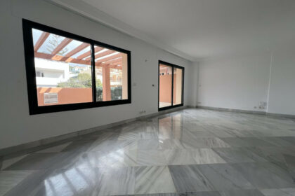 b1e69a870af466a30bdb5dbe9adb6055 - 12