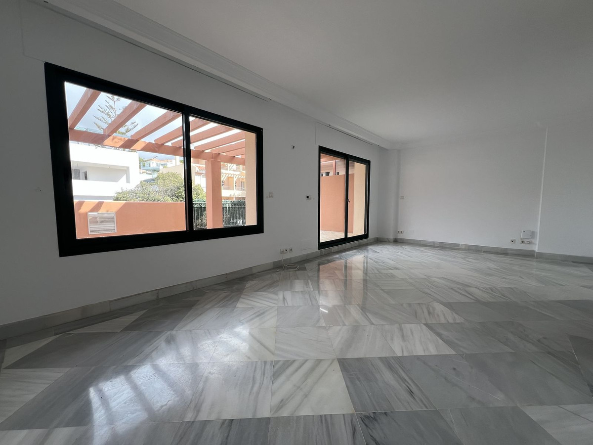 b1e69a870af466a30bdb5dbe9adb6055 - 12