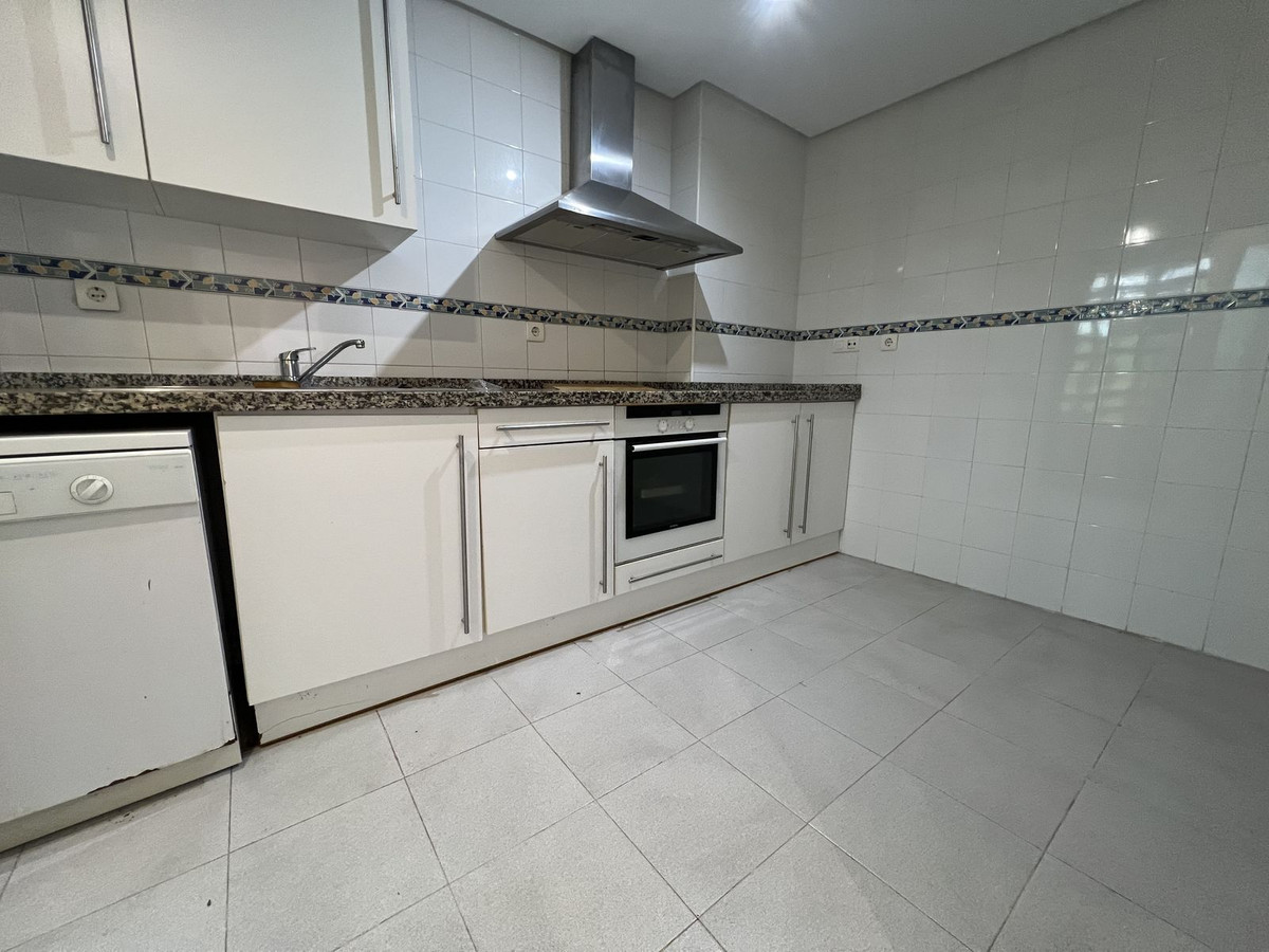 b1e69a870af466a30bdb5dbe9adb6055 - 15