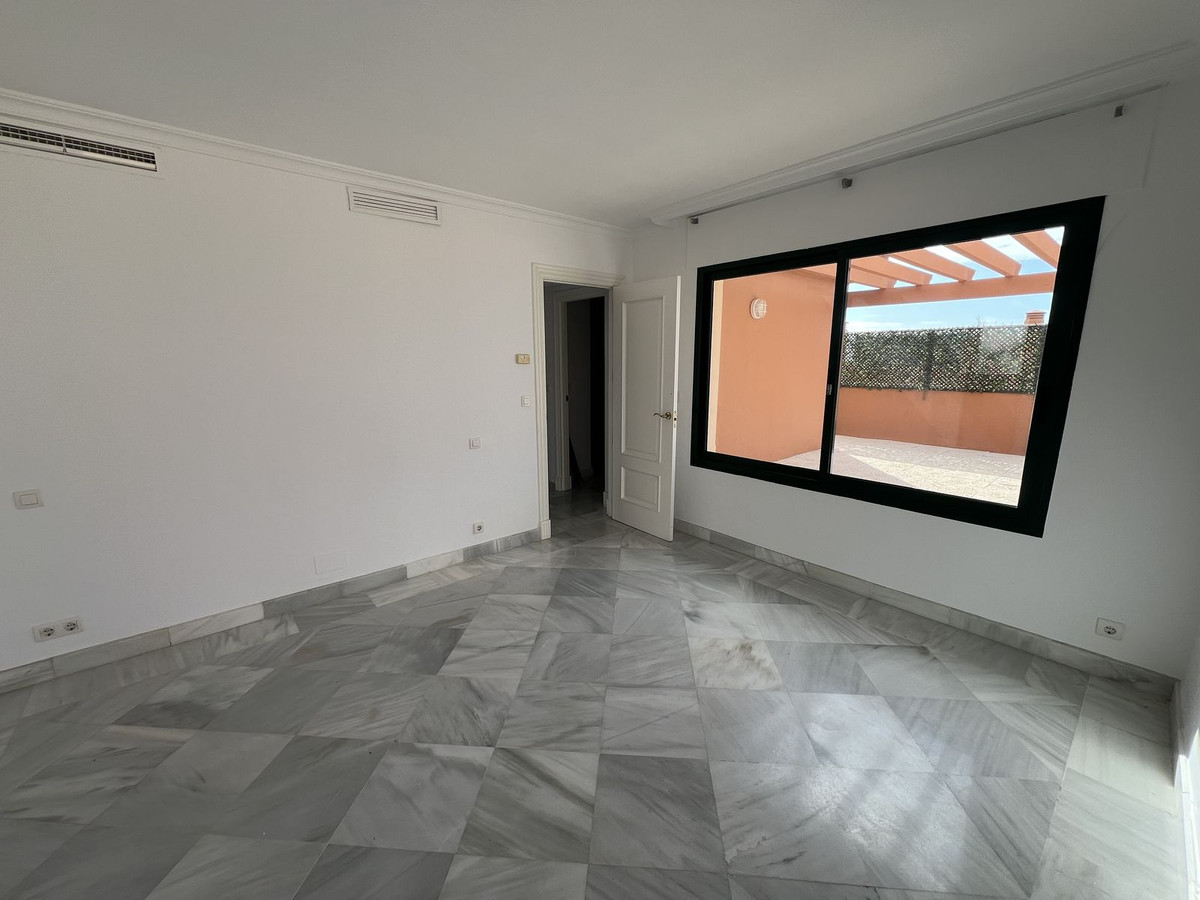 b1e69a870af466a30bdb5dbe9adb6055 - 17