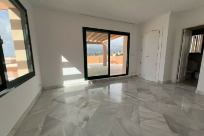 b1e69a870af466a30bdb5dbe9adb6055 - 18