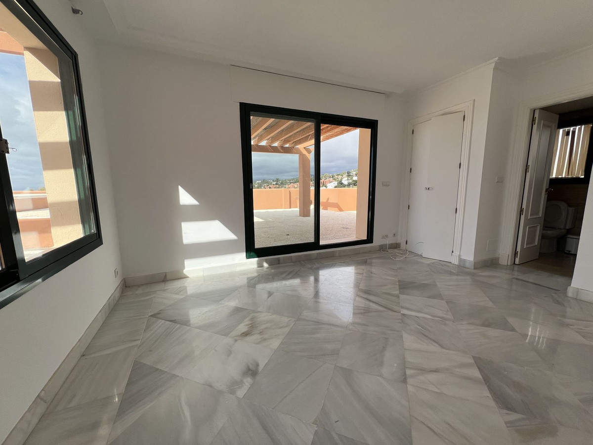 b1e69a870af466a30bdb5dbe9adb6055 - 18