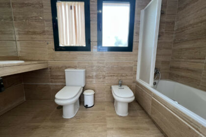 b1e69a870af466a30bdb5dbe9adb6055 - 19