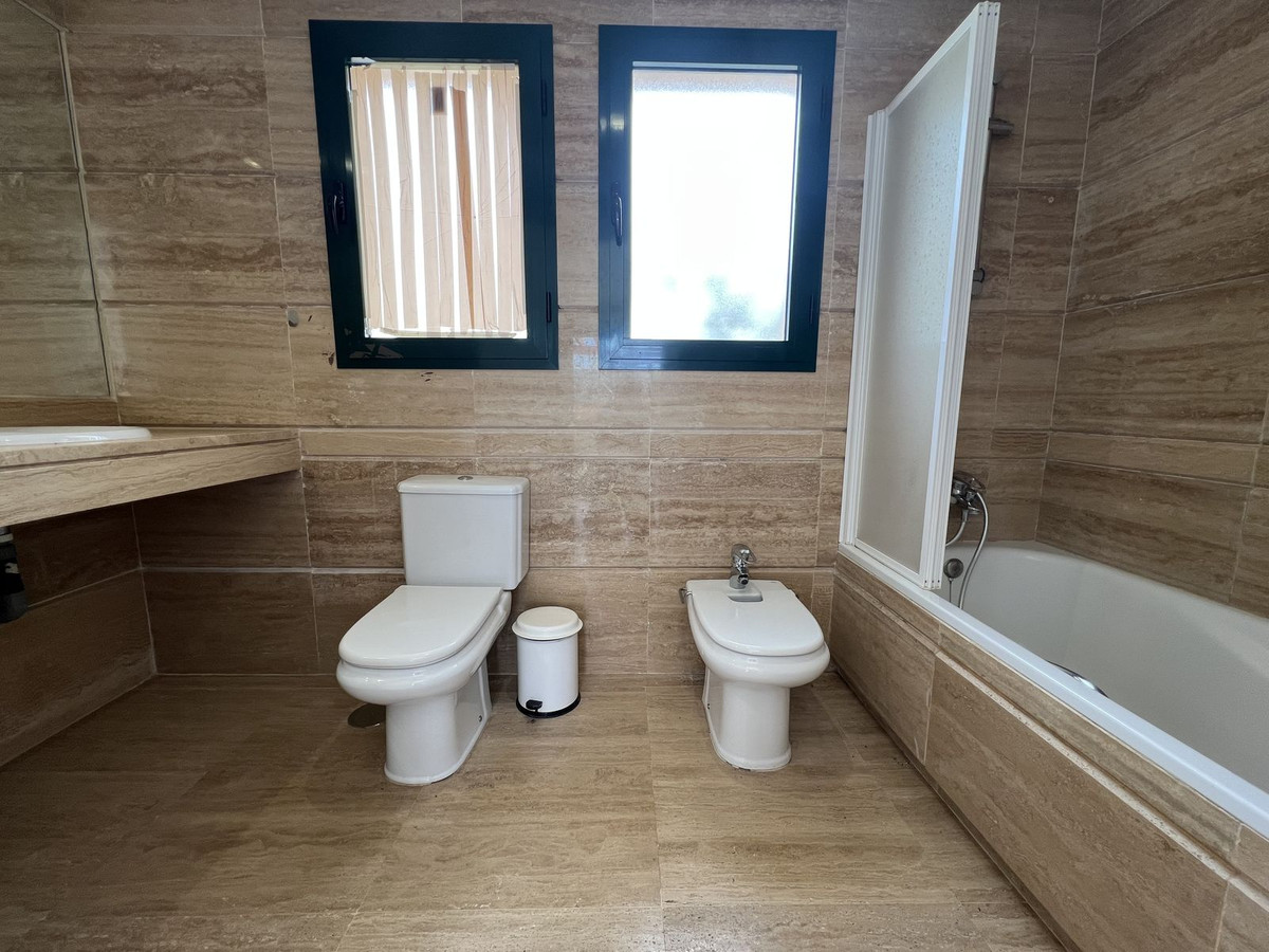 b1e69a870af466a30bdb5dbe9adb6055 - 19