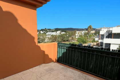 b1e69a870af466a30bdb5dbe9adb6055 - 20