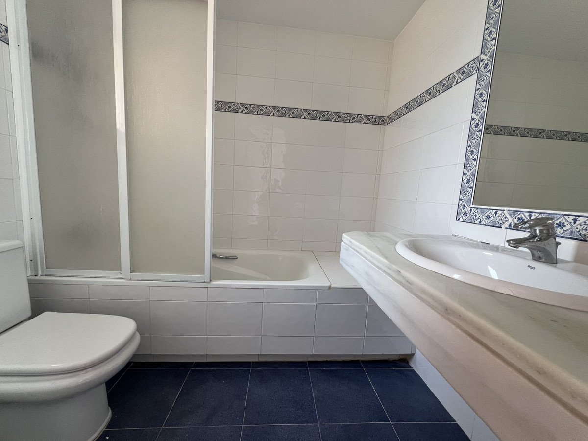 b1e69a870af466a30bdb5dbe9adb6055 - 23