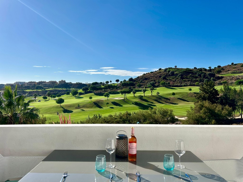 b23898d7ef4416f45b380c6ee4905196 - 1