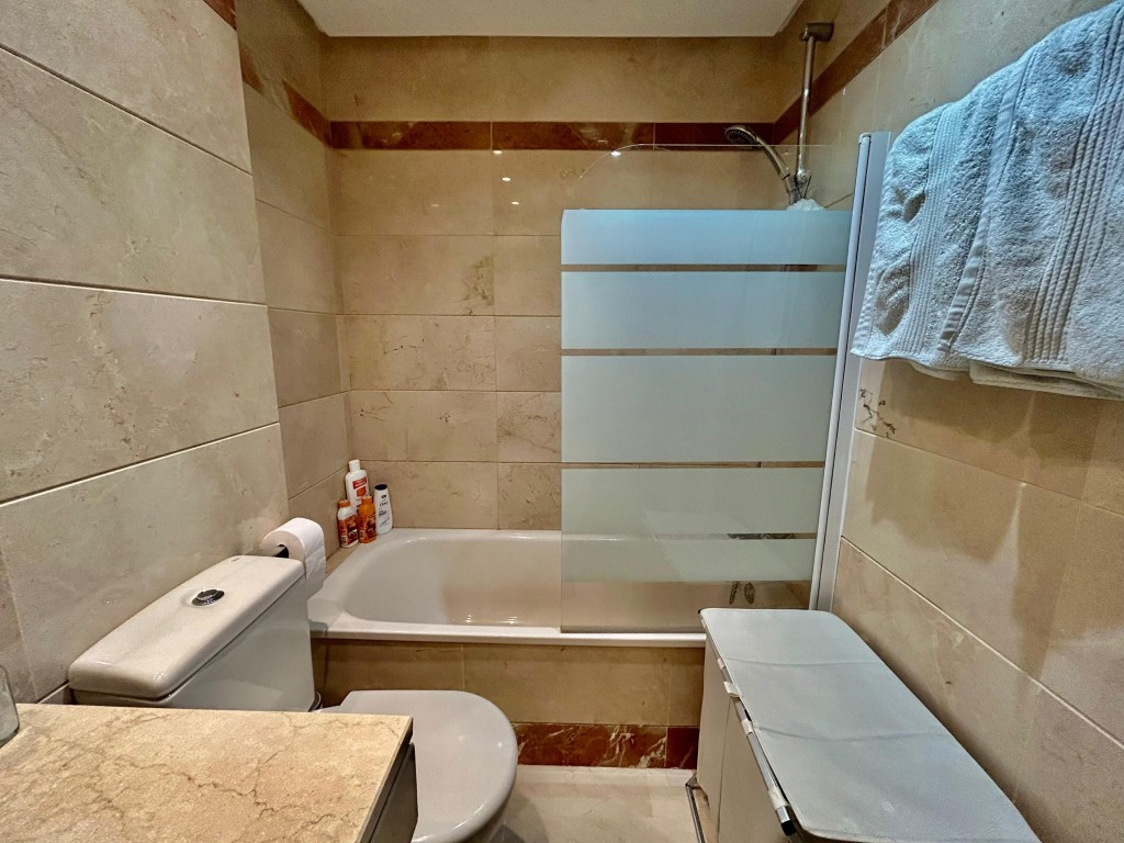 b23898d7ef4416f45b380c6ee4905196 - 17