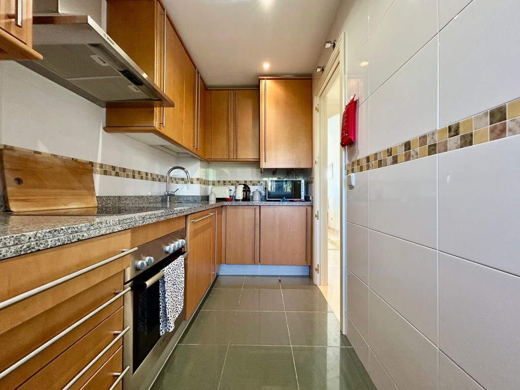 b23898d7ef4416f45b380c6ee4905196 - 18