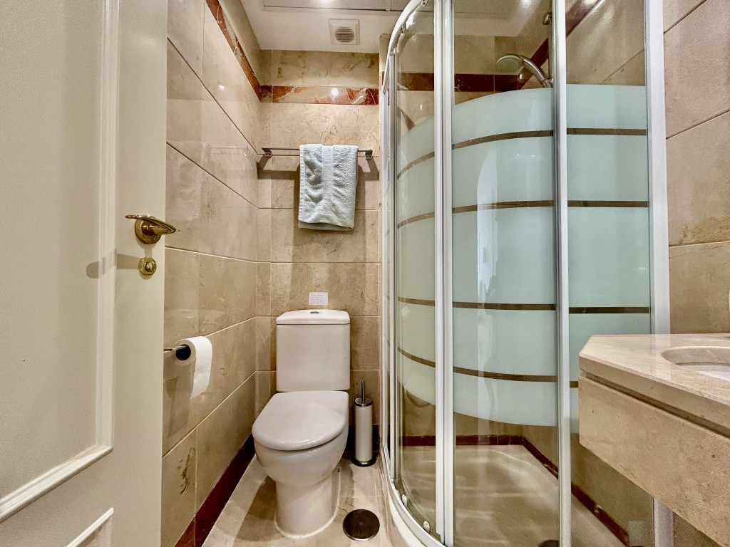 b23898d7ef4416f45b380c6ee4905196 - 21