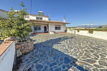 b25b49eb3df79972b71f88ac31555fcd - 10