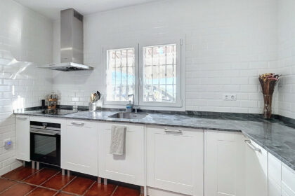 b25b49eb3df79972b71f88ac31555fcd - 14