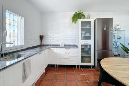 b25b49eb3df79972b71f88ac31555fcd - 15