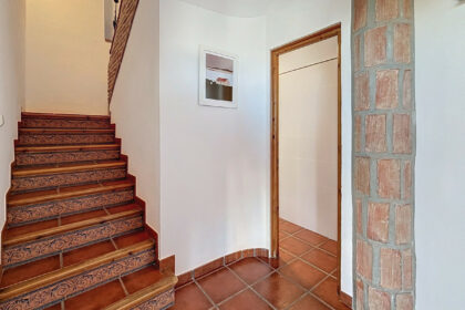 b25b49eb3df79972b71f88ac31555fcd - 16