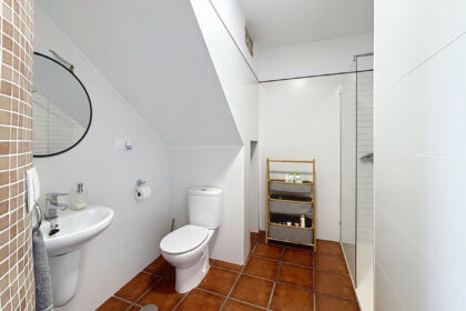 b25b49eb3df79972b71f88ac31555fcd - 17