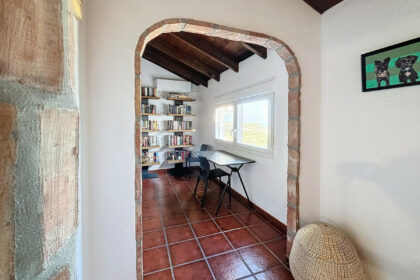 b25b49eb3df79972b71f88ac31555fcd - 21