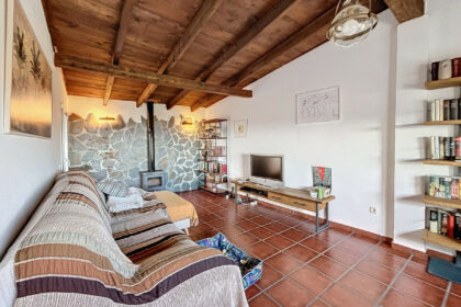 b25b49eb3df79972b71f88ac31555fcd - 24