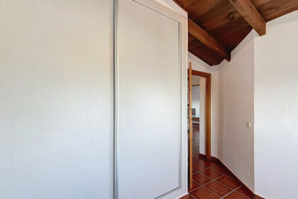 b25b49eb3df79972b71f88ac31555fcd - 28