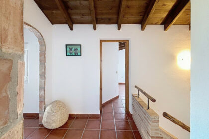 b25b49eb3df79972b71f88ac31555fcd - 33