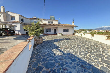 b25b49eb3df79972b71f88ac31555fcd - 4