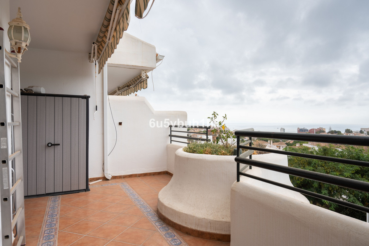 b25df0e4ace32664a9335802a68a9151 - 12