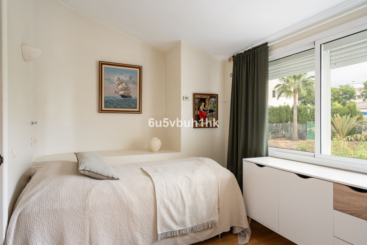 b25df0e4ace32664a9335802a68a9151 - 13